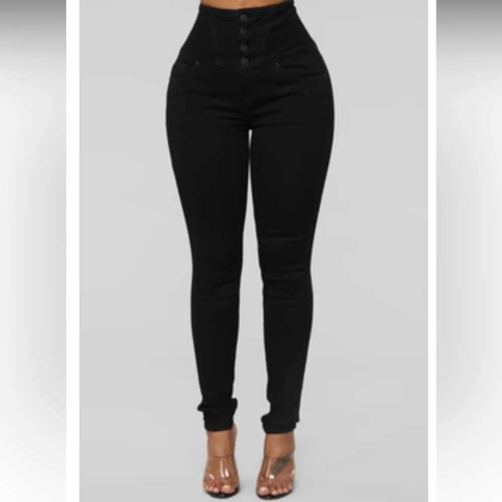 Fashion Nova “Eyes On Your Skinny Jeans”